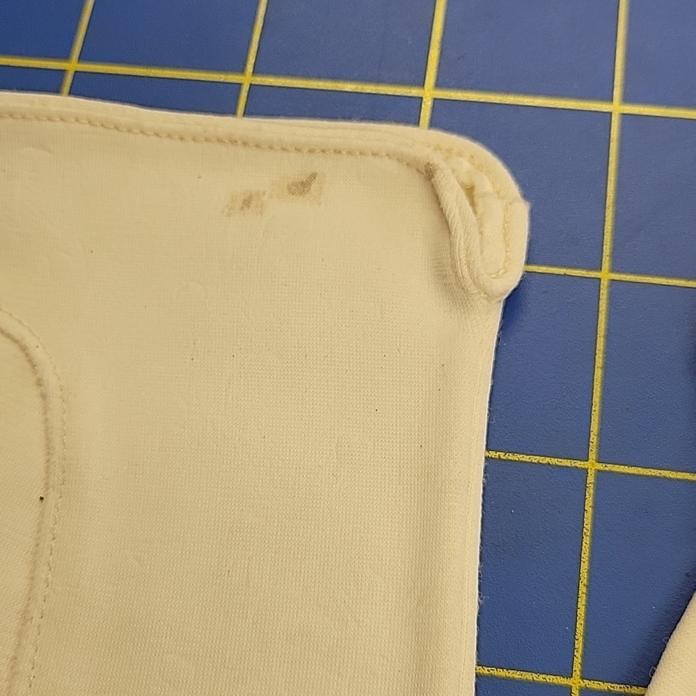 Vintage Creamy White Ladies Gloves 8.5" Cuff to Finger Tips - Picture 5 of 6